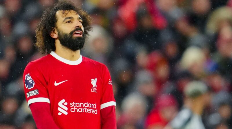 Gary Neville: Liverpool owe Mohamed Salah a title race | Jamie Carragher: Harvey Elliott & Dominik Szoboszlai can hold fort