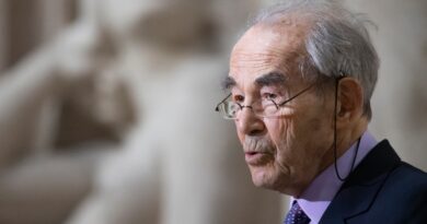 Robert Badinter, who helped abolish death penalty in France, dies at 95