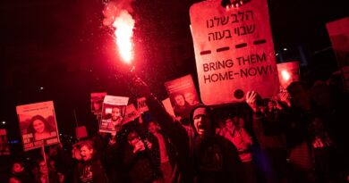 Growing protests call on Netanyahu to bring Hamas hostages home