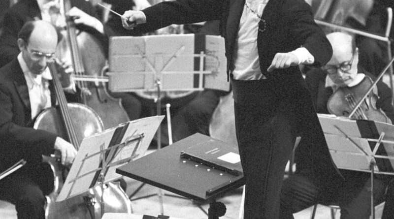 Seiji Ozawa, groundbreaking Asian conductor, dies at 88