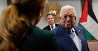 Palestinian Authority gets a shake-up, but Abbas clings to power