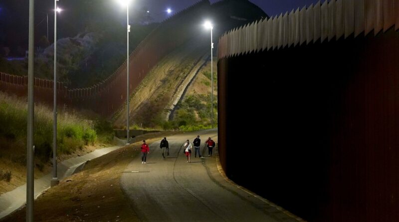 White House touts drop in border crossings to counter GOP crime focus