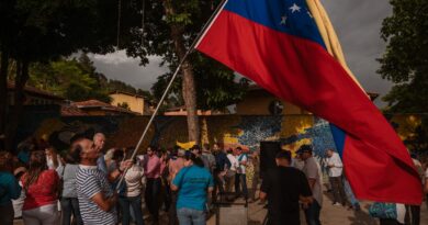 Column | Is this the beginning of the end for the Maduro regime in Venezuela?