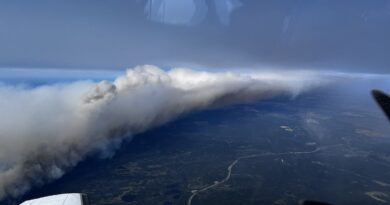 Smoke plumes may reach U.S. as wildfires in Canada erupt