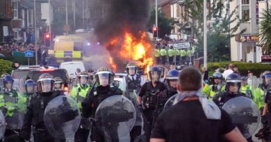 Far-right rioters attack U.K. police, mosque amid false claims on stabbings